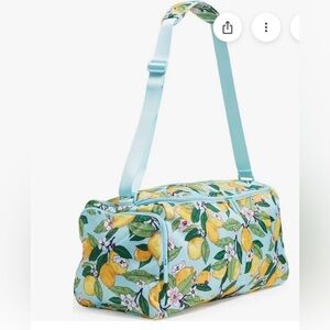 Lemon Grove lighten up M Active Duffel Bag Recycle Water Bottles Lightweight Fab